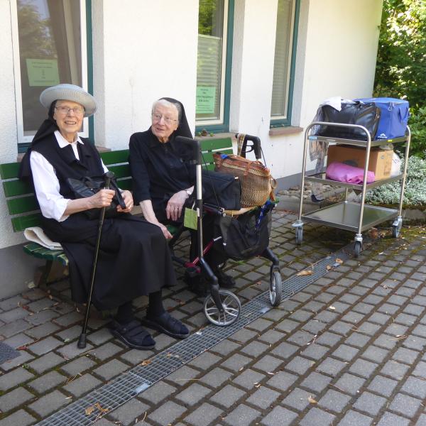 04.08.26 Umzug von Sr. Liobgid und Sr. Michaela 