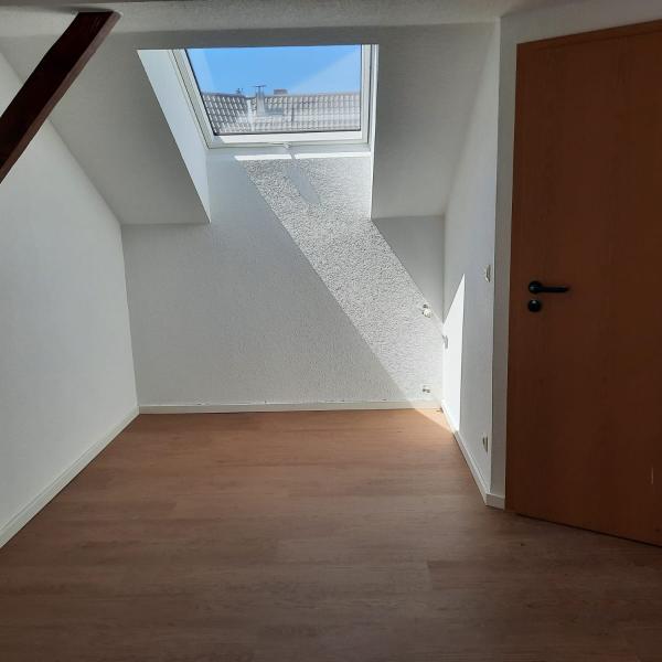 Mai 2026: Blick in ein kleines Schwesternzimmer im DG 