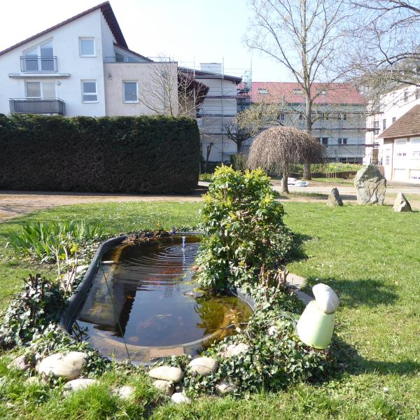 M&auml;rz 2026: Blick zu unserem zuk&uuml;nftigen Kloster; rechts das kleine Selbstverpflegerhaus, rechts hinten das Seniorenheim 